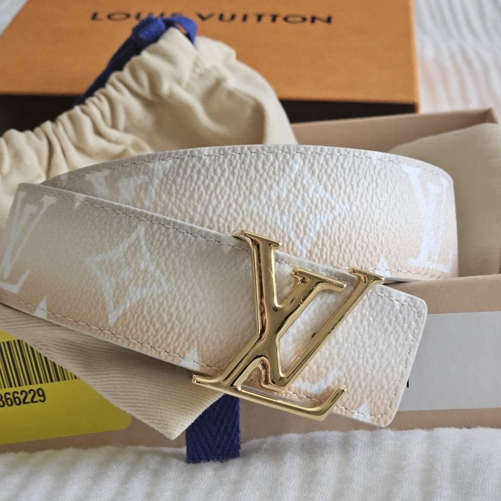 ***sold on Vest.Collective ***Authentic LV By the Pool Belt